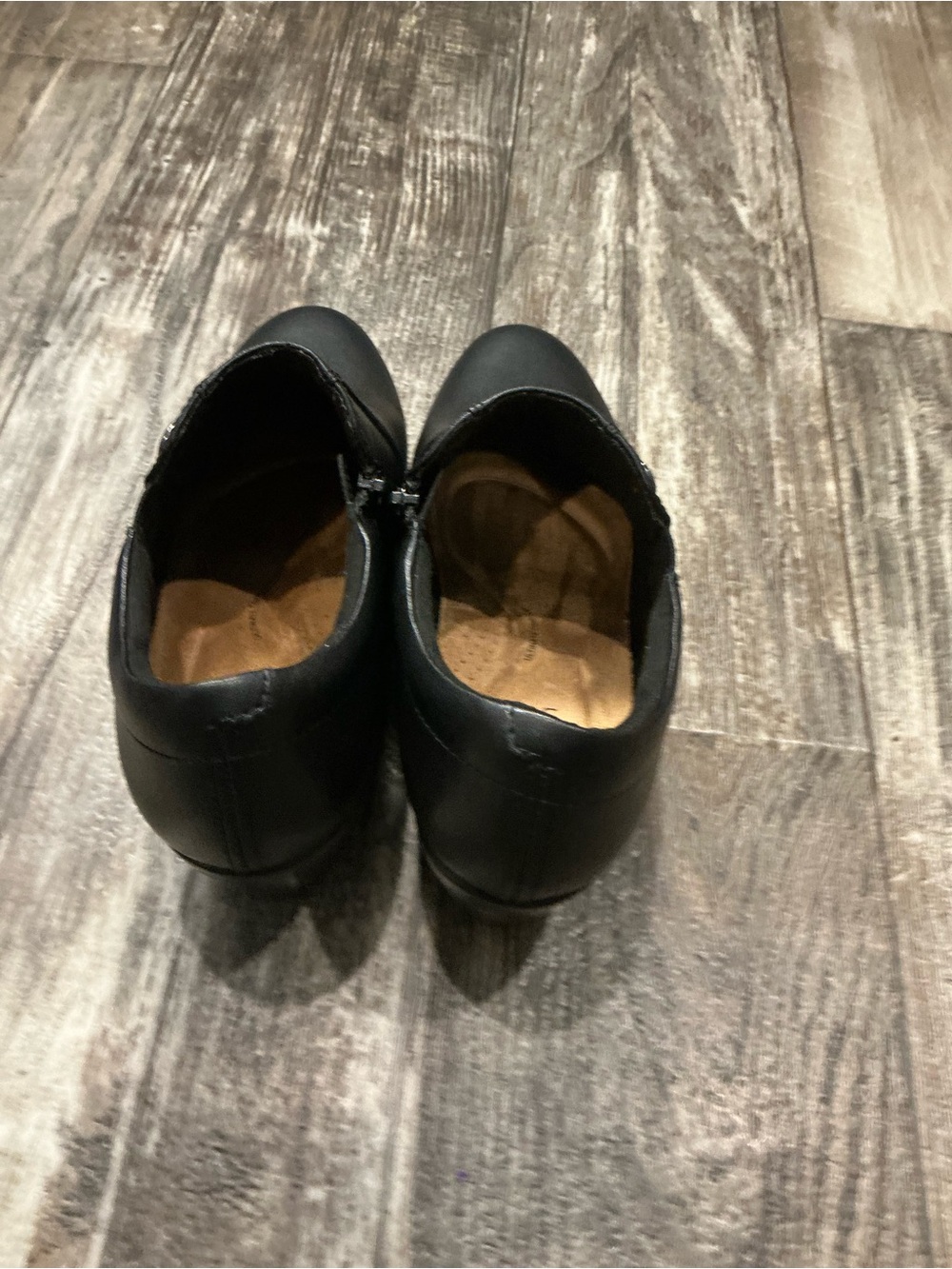 Clarks Black Low Block Heels Size 8.5 - Picture 9 of 16